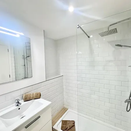 2the Location - Americas & Parking פלאייה דה לאס אמריקס