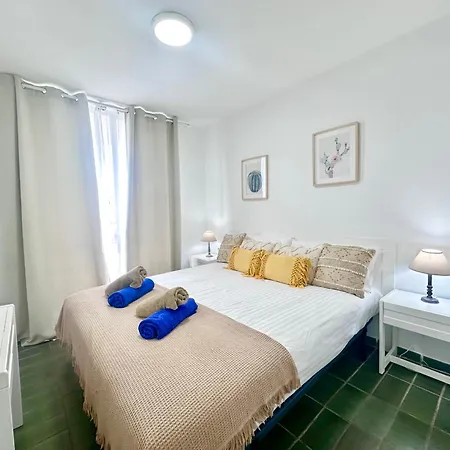 2the Location - Americas & Parking דירה