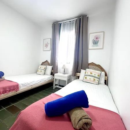 2the Location - Americas & Parking Apartment *